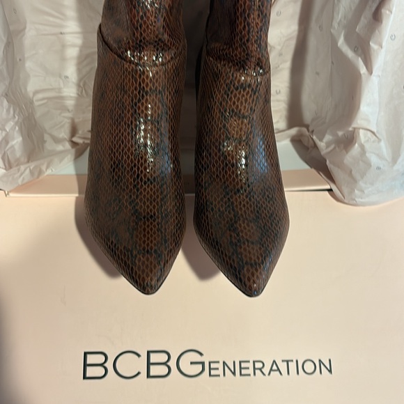 Beautiful never worn BCB generation brown snake pony toe boots - Picture 4 of 9